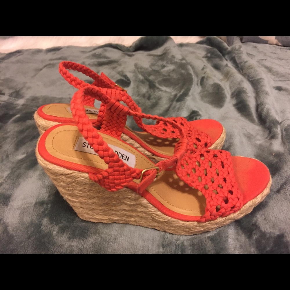COPY - 7.5 Steve Madden wedges